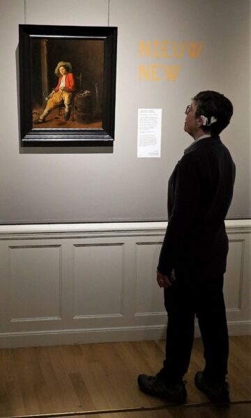 Susan, who made the decision to upgrade to her Nucleus 8 Sound Processors, enjoying a piece of art at a museum.