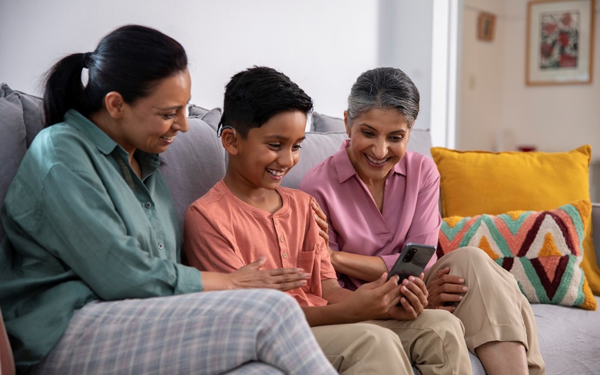 Benefits of direct streaming with your Cochlear sound processor